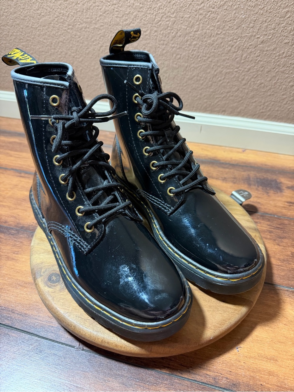 Dr. Martens Black Zavala Patent Leather Lace Up Combat Boots Women’s Size 9